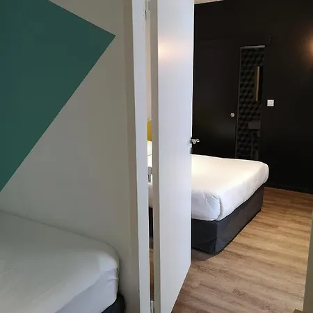 Hotel Little Sevigne 2*